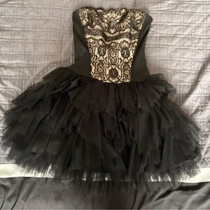 Jessica McClintock Black and Gold Lace Dress
